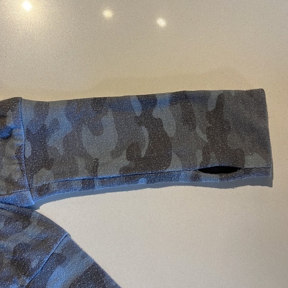 Chaser brand camo sweater - Picture 4 of 6